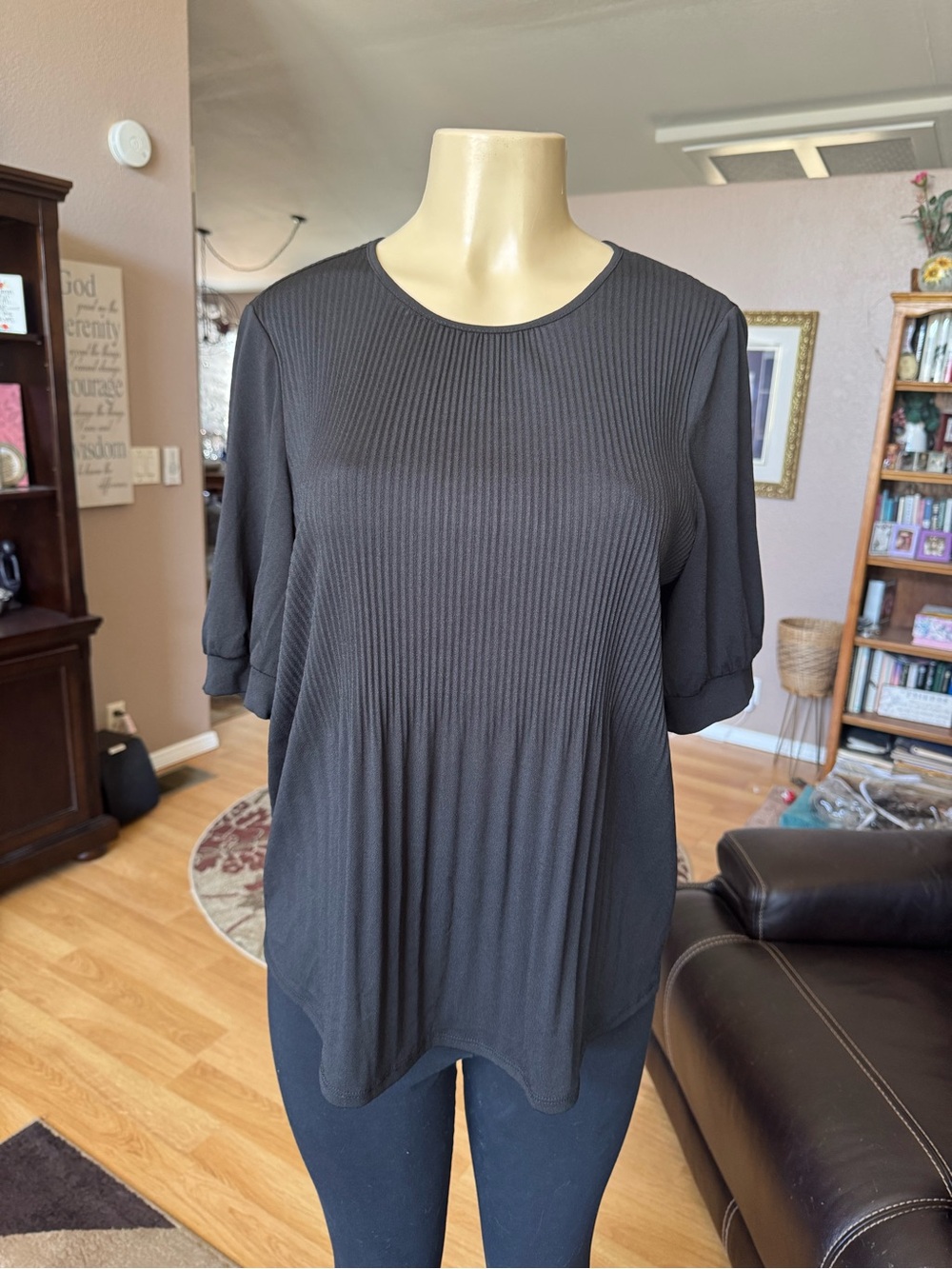 Adrianna Papell black ribbed short sleeve blouse-size M-NWT